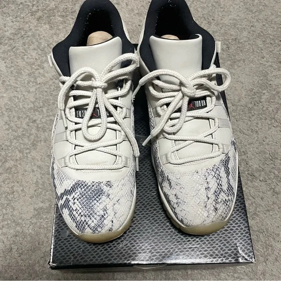 Jordan 11 Retro Low Light Bone Snakeskin Size 12 - Picture 7 of 11